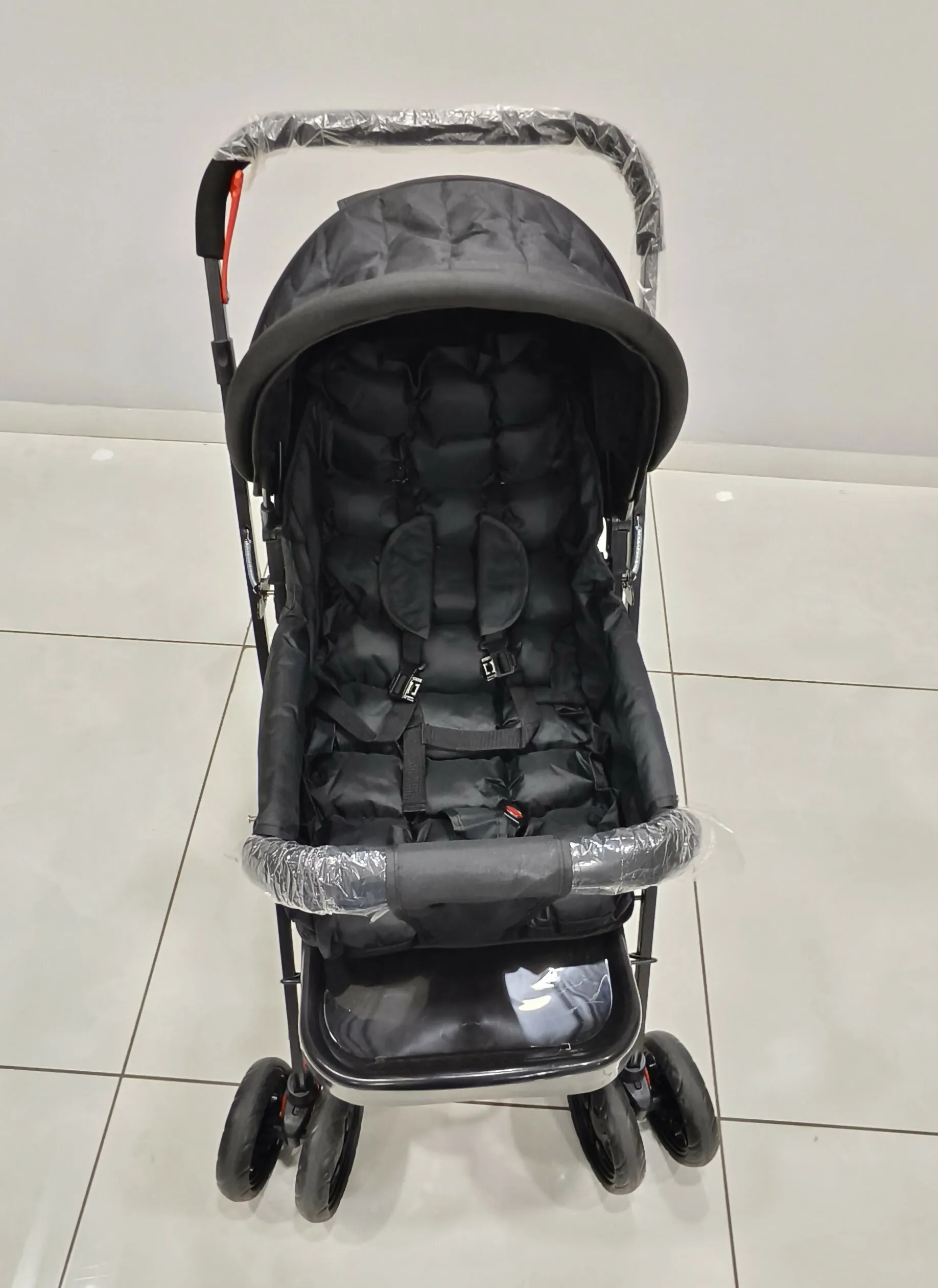 BABYHUG  Cocoon Stroller with Mosquito Net & reversible Handle