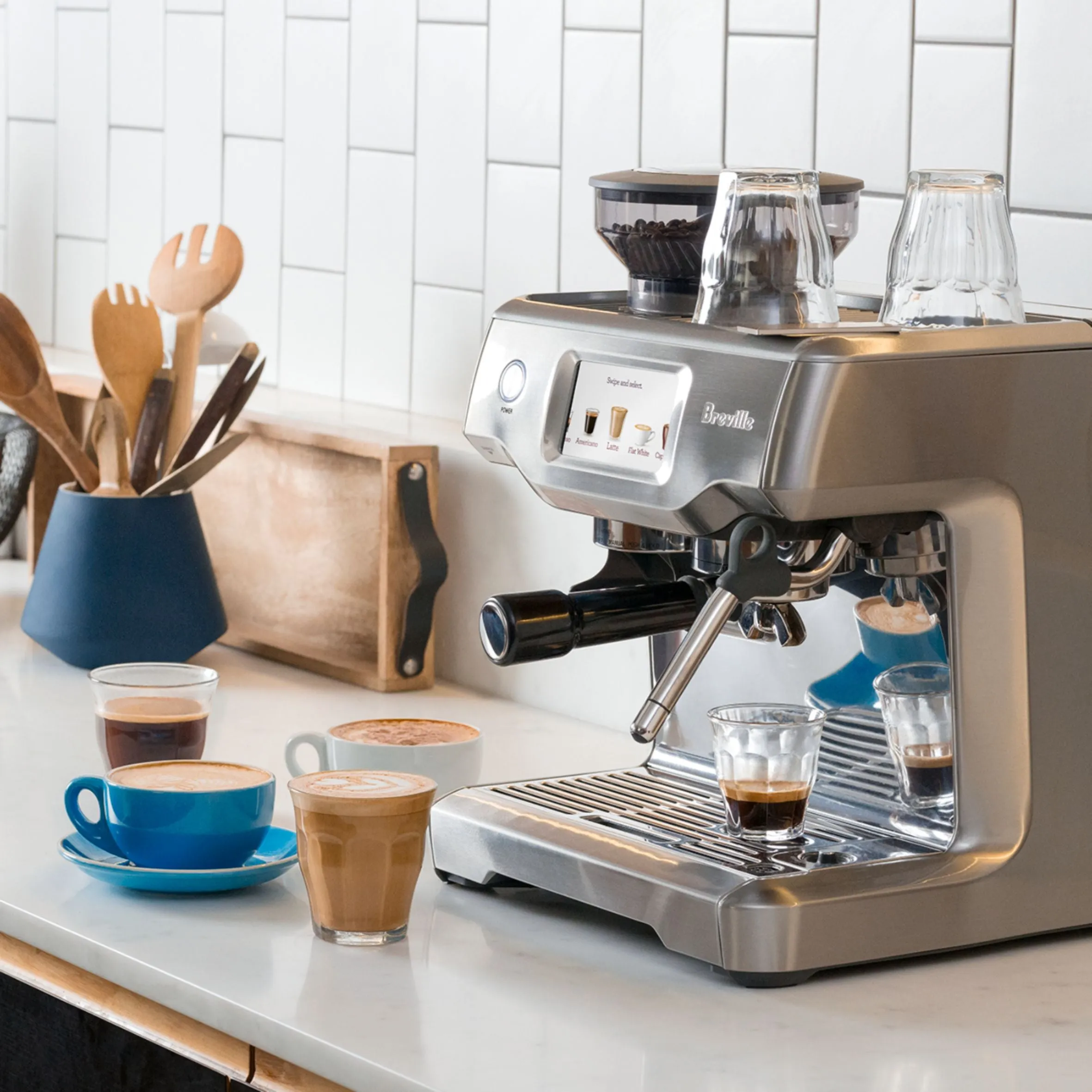 Breville the Barista Touch Espresso Machine with 9 bars of pressure, Milk Frother and integrated grinder