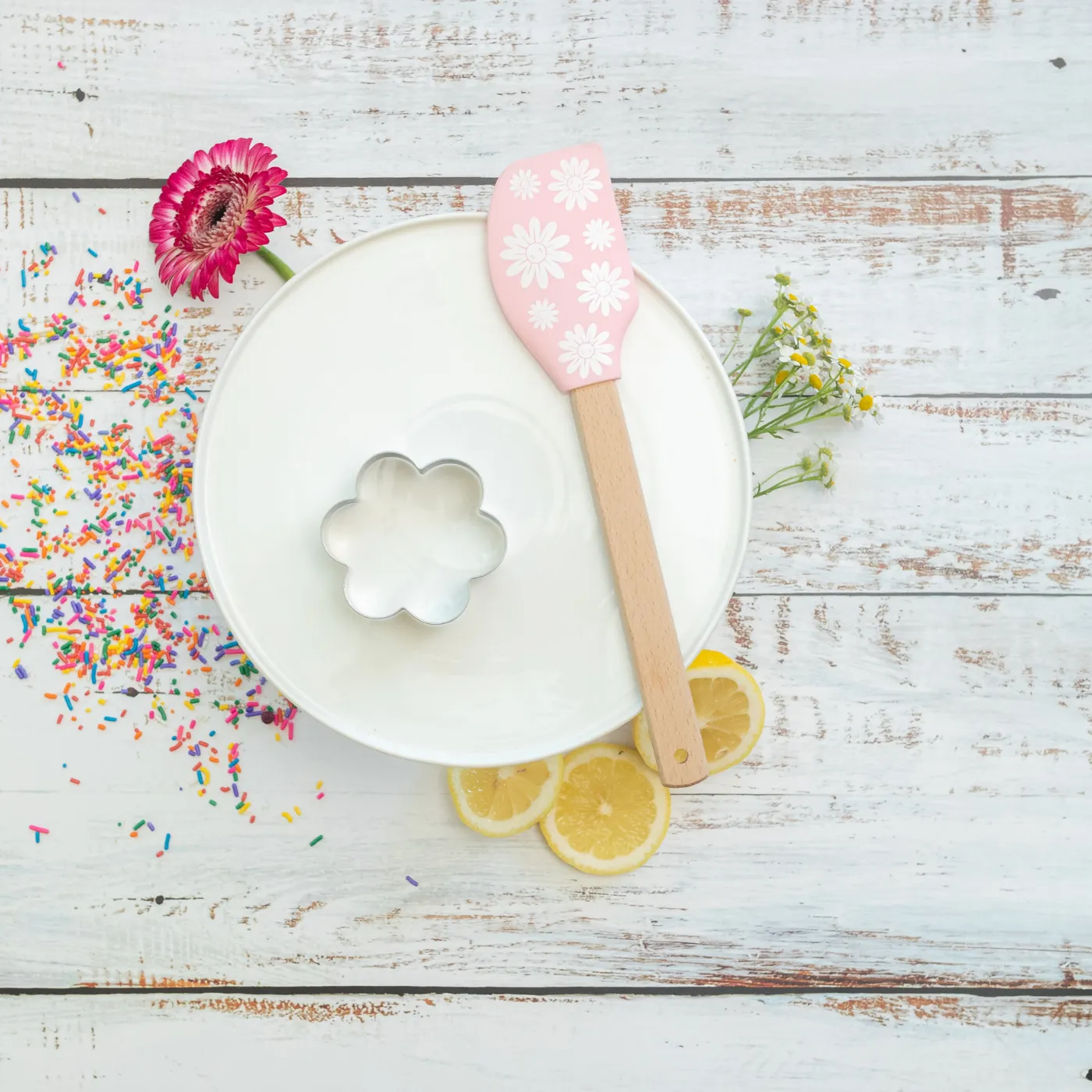 DAISY COOKIE CUTTER & SPATULA