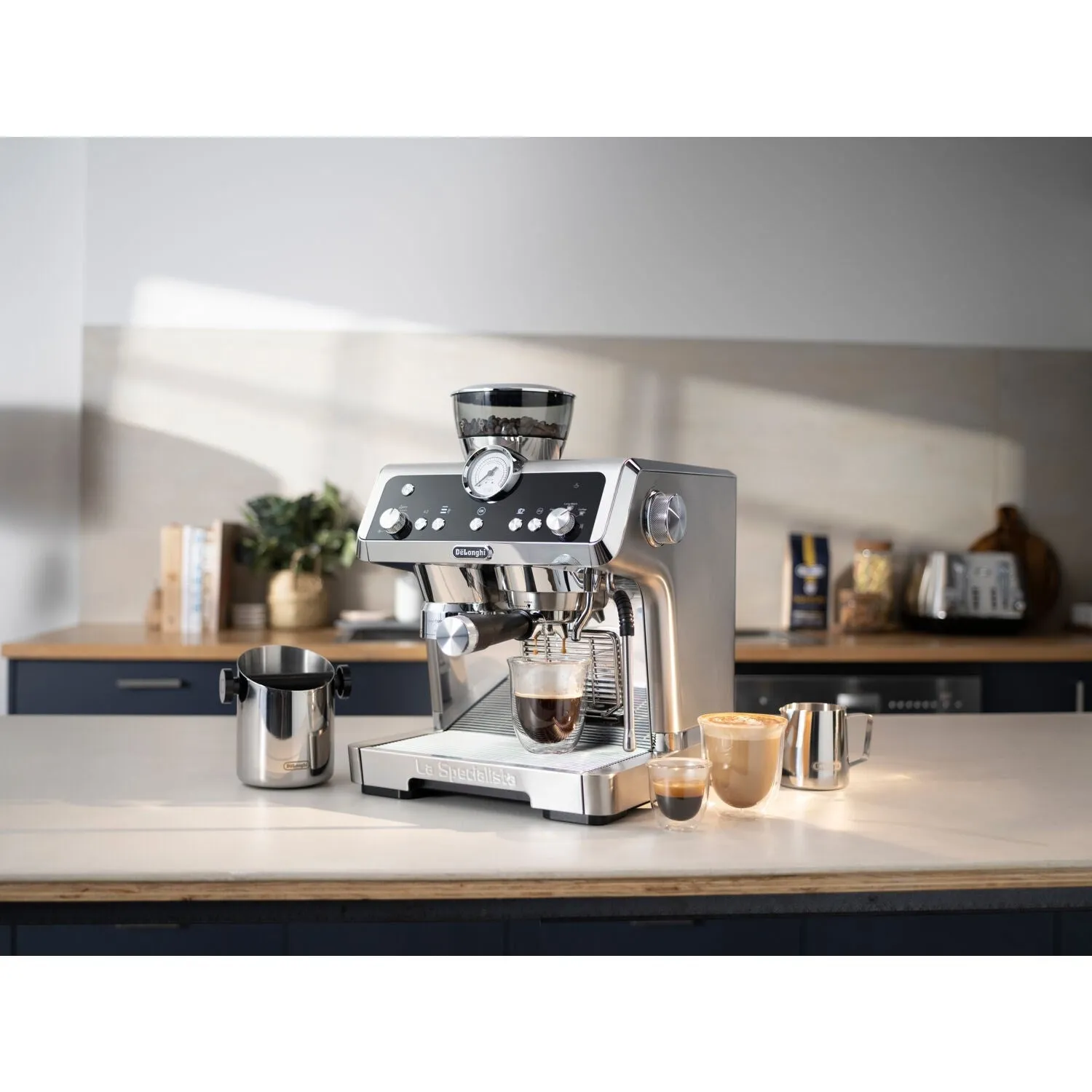 De'Longhi La Specialista Prestigo Sensor Grinding, Milk Frothing Espresso Machine (EC9355M)