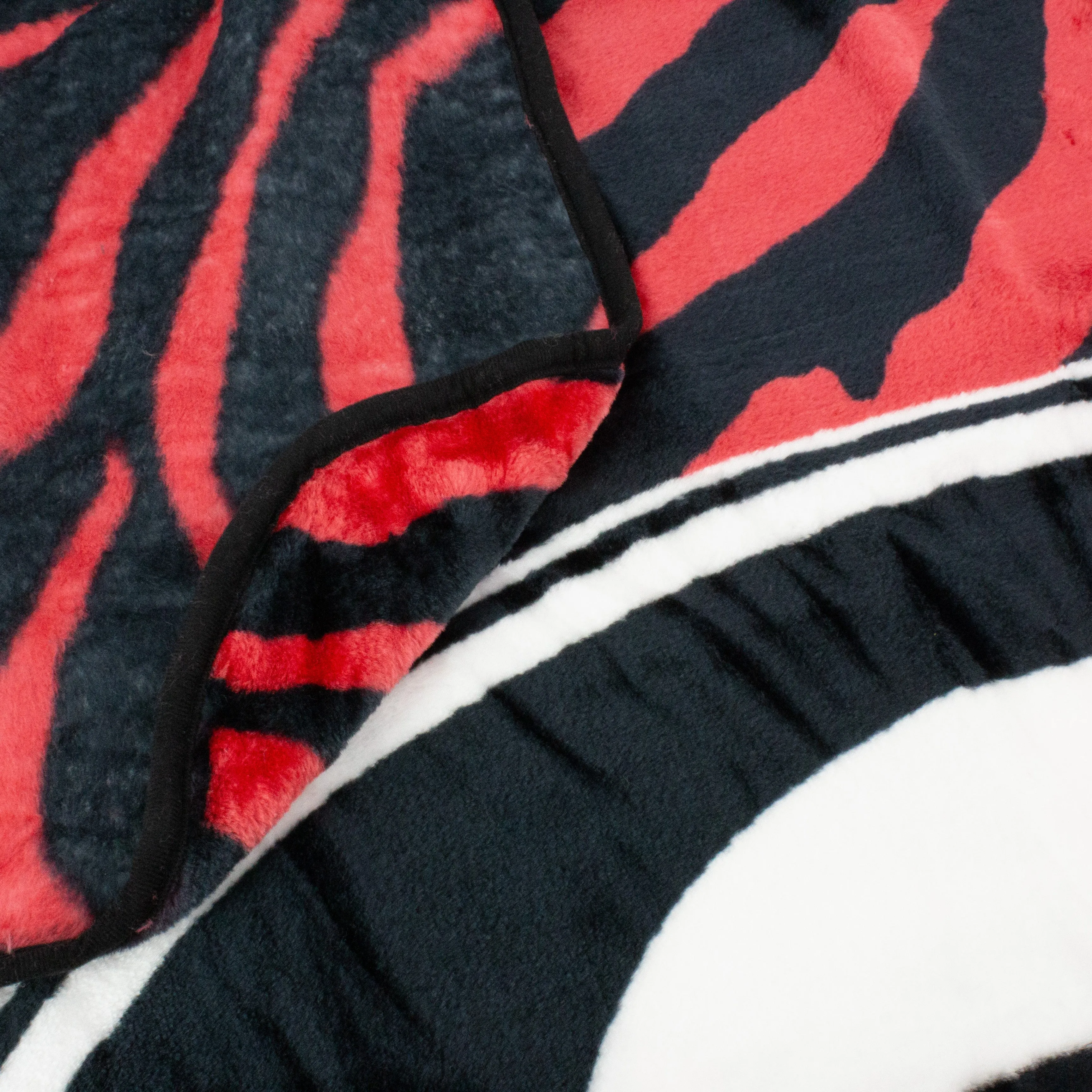 Georgia Bulldogs Raschel Throw Blanket