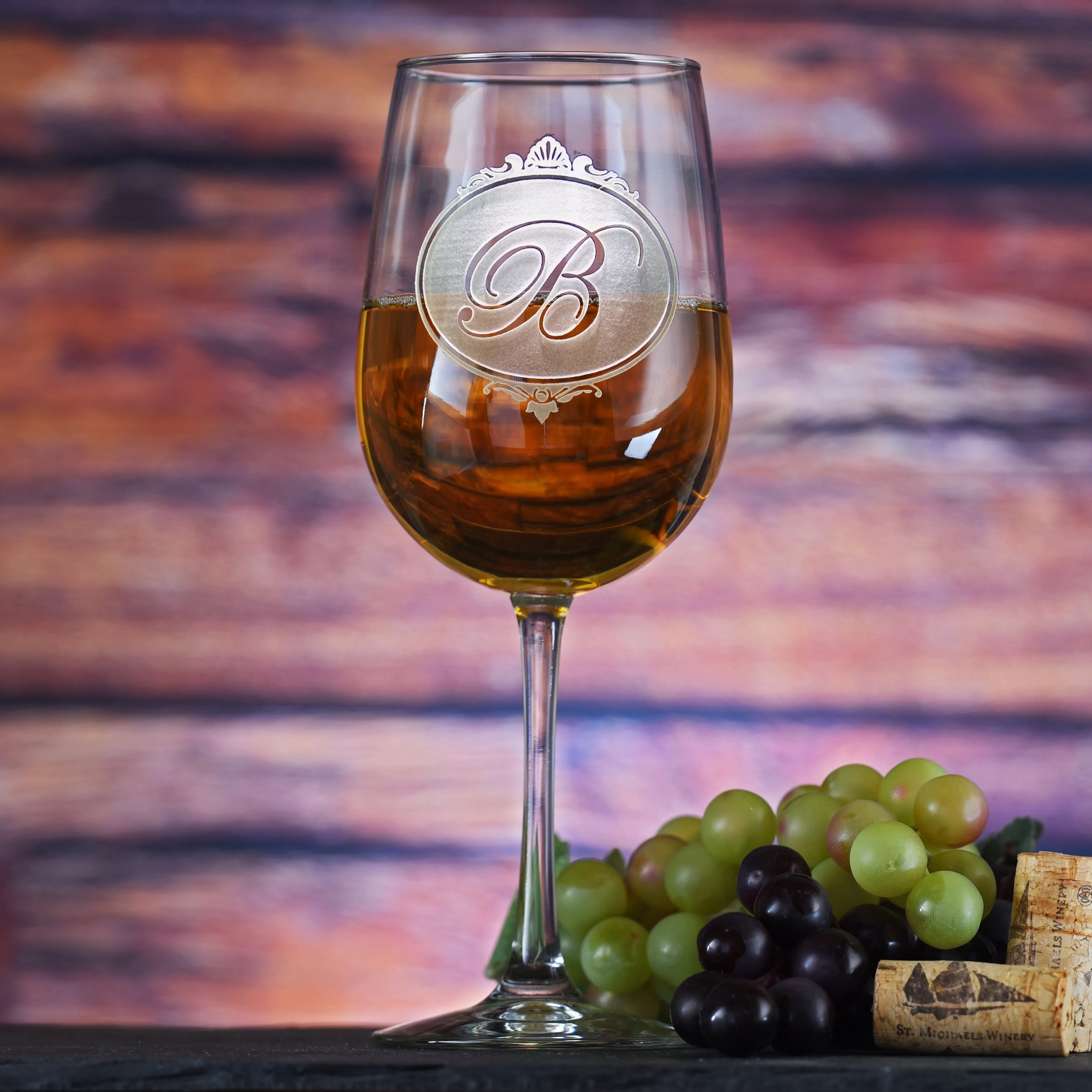 Personalized Wine Glasses Gifts for Wine Lovers